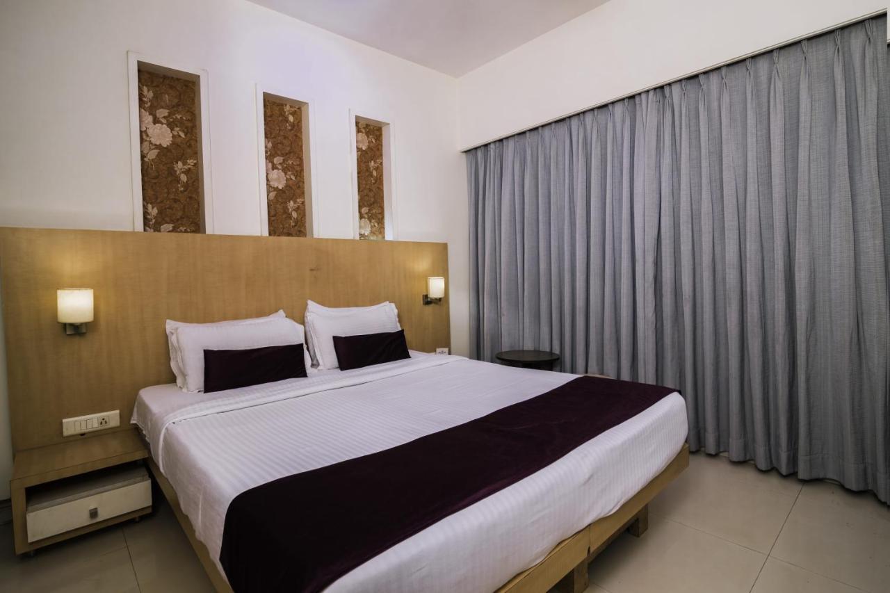 Hotel Monarch Guestline In Midc Rabale, Navi Mumbai Buitenkant foto