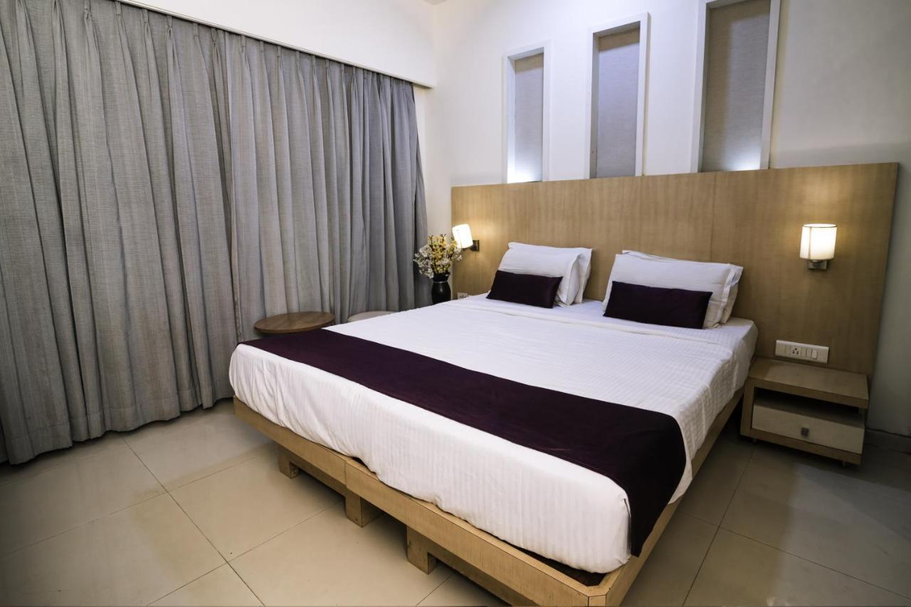 Hotel Monarch Guestline In Midc Rabale, Navi Mumbai Buitenkant foto