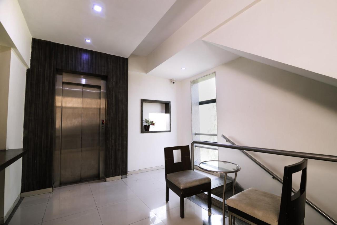 Hotel Monarch Guestline In Midc Rabale, Navi Mumbai Buitenkant foto