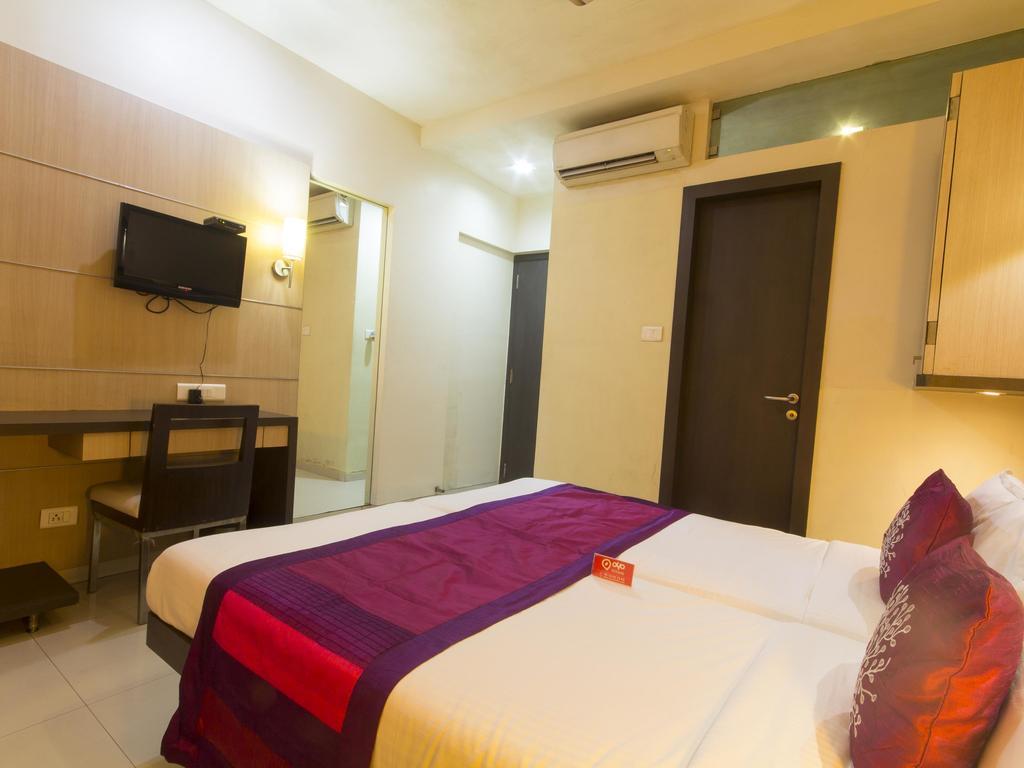 Hotel Monarch Guestline In Midc Rabale, Navi Mumbai Buitenkant foto