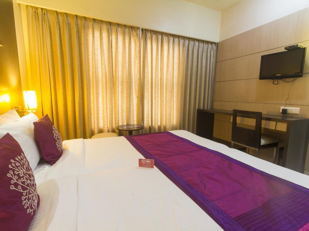 Hotel Monarch Guestline In Midc Rabale, Navi Mumbai Buitenkant foto